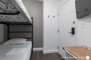 Quarters on DOT by Thatch - Hull