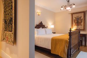 Double Room with Pool View room in Quinta do Outeiro