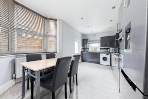 Cozy 4 bedroom home in Hackney, London