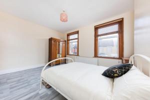 Cozy 4 bedroom home in Hackney, London