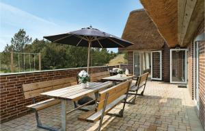 5 Bedroom Stunning Home In Blåvand