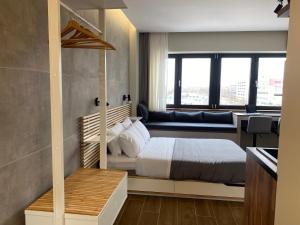 Celestial Luxury SKG Port