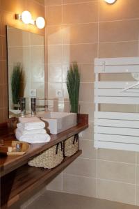 Hotels Les Olivades : photos des chambres