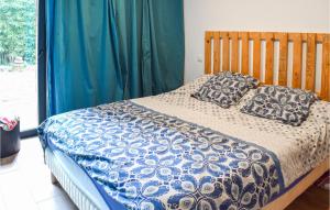 Maisons de vacances Beautiful Home In Pradines With Kitchen : photos des chambres