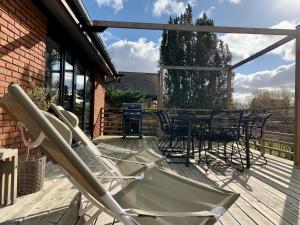 Cheerful house, close to lakes