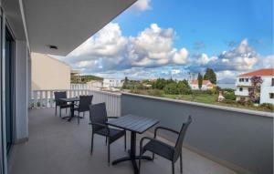 Nice Home In Sreser With Jacuzzi 