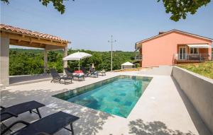 Amazing Apartment In Ripenda Kras With Outdoor Swimming Pool, 2 Bedrooms And Wifi