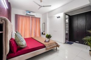 Homlee-Super Luxury 4 BHK Apartment nr NOIDA EXPO