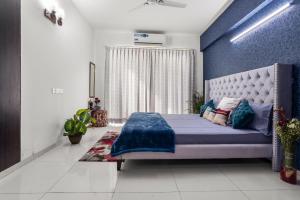 Homlee-Super Luxury 4 BHK Apartment nr NOIDA EXPO