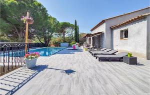 Maisons de vacances Pet Friendly Home In Le Plan-de-la-tour With Outdoor Swimming Pool : photos des chambres