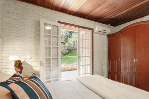 Casa Merlot com Lareira Quadra e Vista para Lago