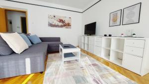 Apartment with a large terrace, 80 meters from the beach