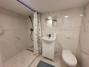 Madam with AC and the central location