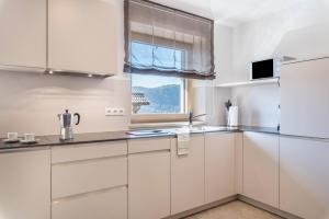 Aster Moments Apt Marie