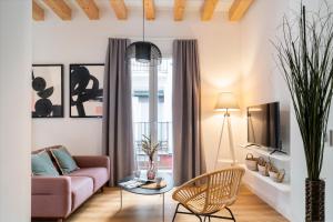 Lola 14 Suite Apartment