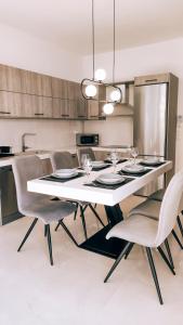 IRINI. seaview - beach - pool - privacy