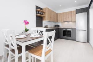 Home2Book Charming Piedra Playa, Terrace