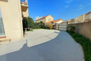 Appartements Spacious apartment with private parking near the beach : photos des chambres