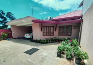 Thuvaraga Inn