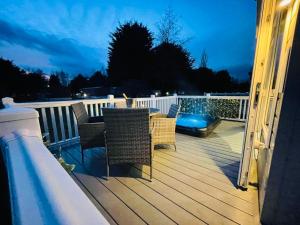 The Braunston Lodge with Hot Tub