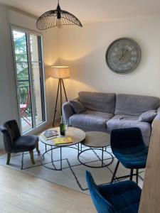 Appartements Nice and quiet 40m in Courbevoie with parking : photos des chambres