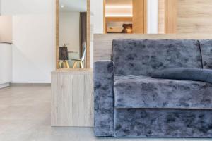 Aster Moments Apt Max