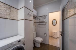 Apartments on Velyka Vasylkivska 47