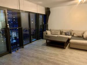 Long Term Rental - Beautiful Apt City center Free Parking