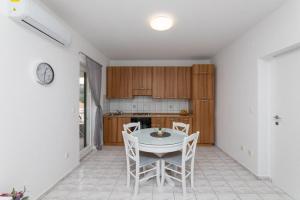 Apartment in Supetar with terrace, air conditioning, W-LAN 3553-4