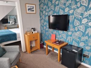 Brookside Guest House & Mini Spa