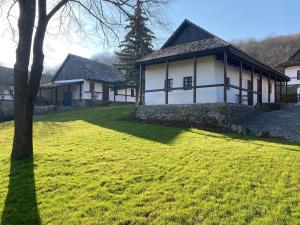 Kégli apartmanok és fürdőház Hollókő