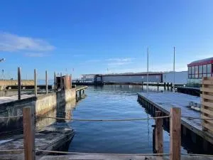 Woodyear House - Cowes - Sleeps 8 - 4 Bed - Dog Friendly - Waterfront - West Cowes