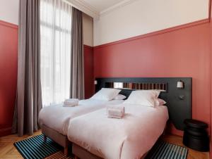 Frenchdoor Tours Corneille