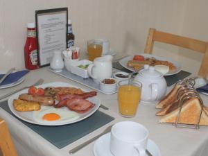 Hazeldene Guest House - with Free Offsite Health Club