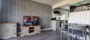 Watkin - Snowdon Cabins - cozy chalet - Glan Gwna, Caernarfon