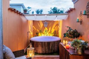 Corallina, 2 Bedrooms Villa with Garden and Private Jacuzzi