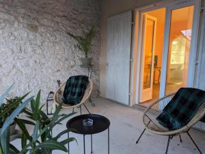 Maisons de vacances Gite La Rochefoucauld-en-Angoumois, 6 pieces, 10 personnes - FR-1-653-229 : photos des chambres