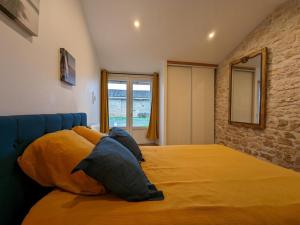 Maisons de vacances Gite Aunac-sur-Charente, 2 pieces, 2 personnes - FR-1-653-228 : photos des chambres