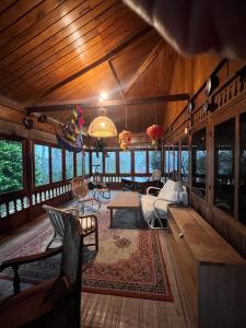 Log Cabin Mountain View Tugu Selatan Cisarua