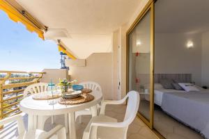 Novelty con vistas al mar