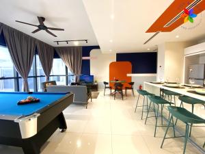 Lily and Loft - Icon Residenz @ Petaling Jaya - Pool TableKaraoke