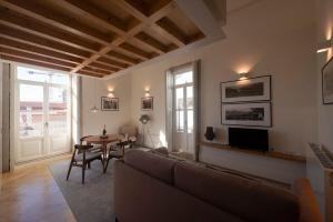 Maria Pia Luxury Apartment, Historic House Downtow