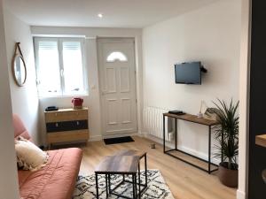 Appartements TERRA Studio cosy et calme proche de la gare, avec parking TV Wifi : photos des chambres