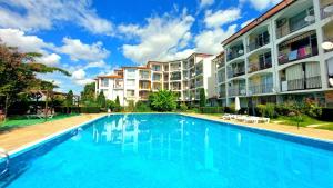 Rutland Beach 2 - Menada Apartments