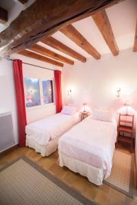 B&B / Chambres d'hotes Ferme des Vallees : Chambre Double ou Lits Jumeaux - Vue sur Jardin