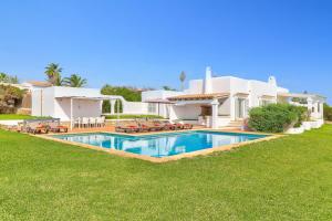 Villa SAlgar by Villa Plus