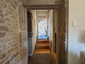 Maisons de vacances La Terrasse - Old Winemaker's Cottage in St Gengoux : photos des chambres