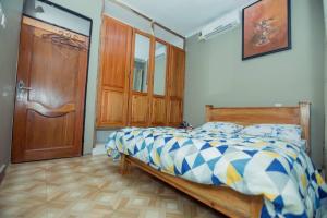 2 Bed Apartment Sleeps 4 - Garden Wifi Parking