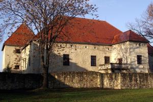 GreenPark Candy Manor with Large Garden Close to Tokaj