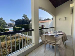 Appartement 2 pièces avec balcon, piscine, proche plage à Dolus-d'Oléron - 4 couchages - FR-1-246A-182 - 2hvězdičkové hotely ve městě Dolus